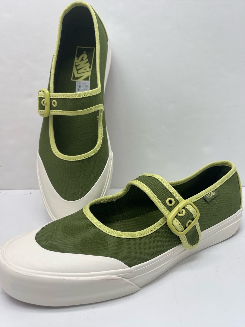 Vans WMNS Sz 8.5 Mary Jane Ballerina Green
VN000CRRCX1 Sandals Sneakers - Picture 16 of 16
